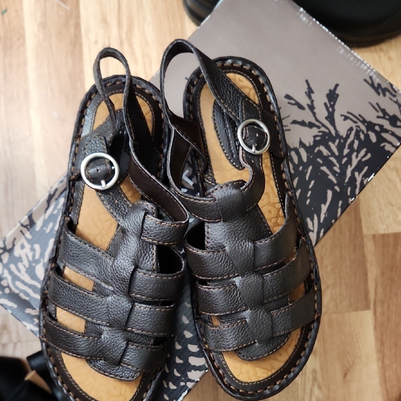 Great Northwest Leather Sandals - Picture 1 of 7